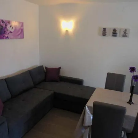 Olive Garden Apartment *