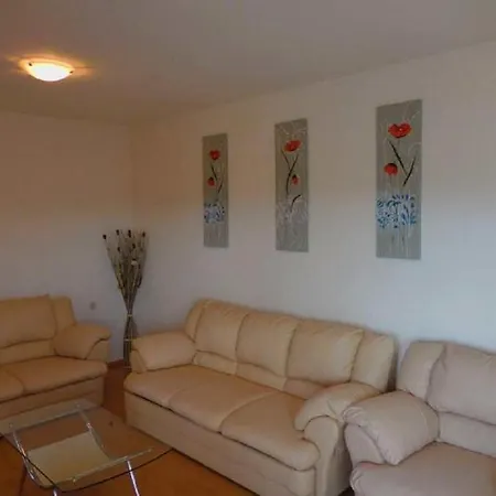 Olive Garden Apartment *